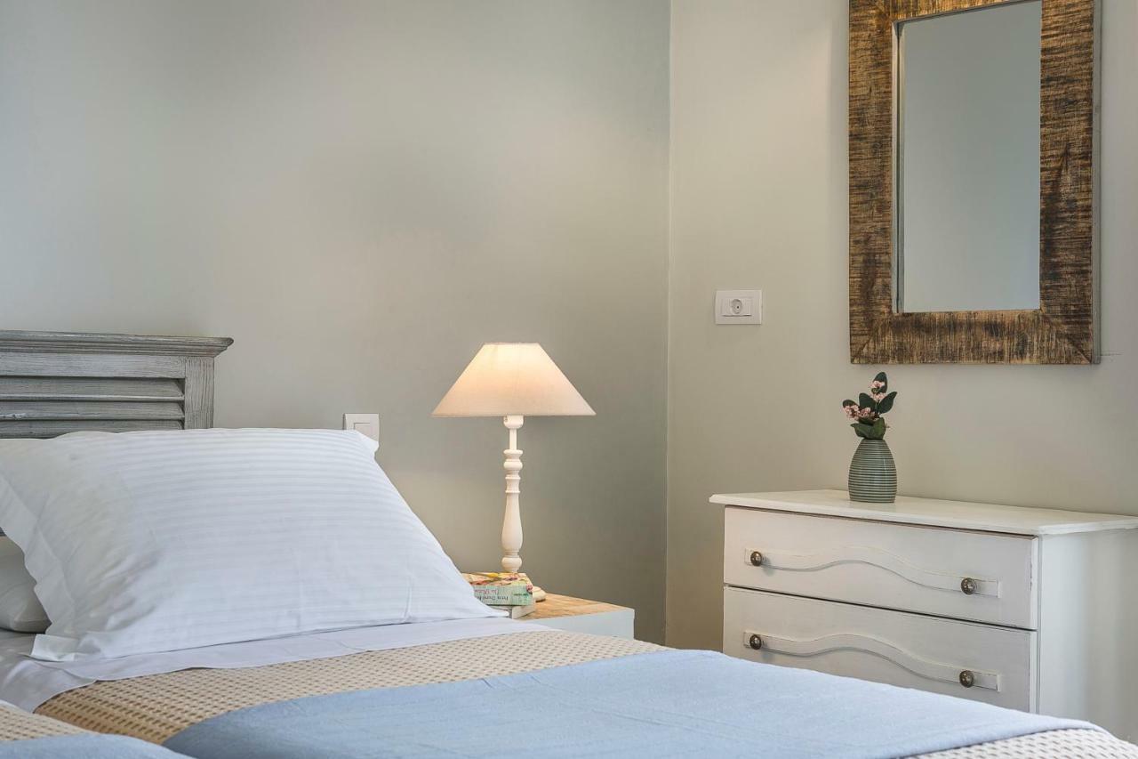 Martini Waterfront Suites فيسكاردو المظهر الخارجي الصورة